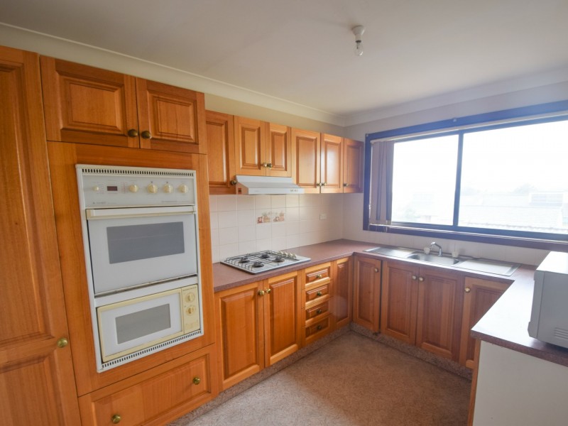 Unit 6 – 4 Old Barracks Lane, Young NSW 2594
