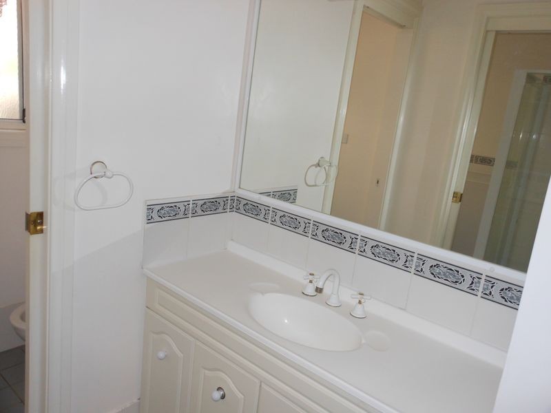 15 Back Creek Rd, Young NSW 2594