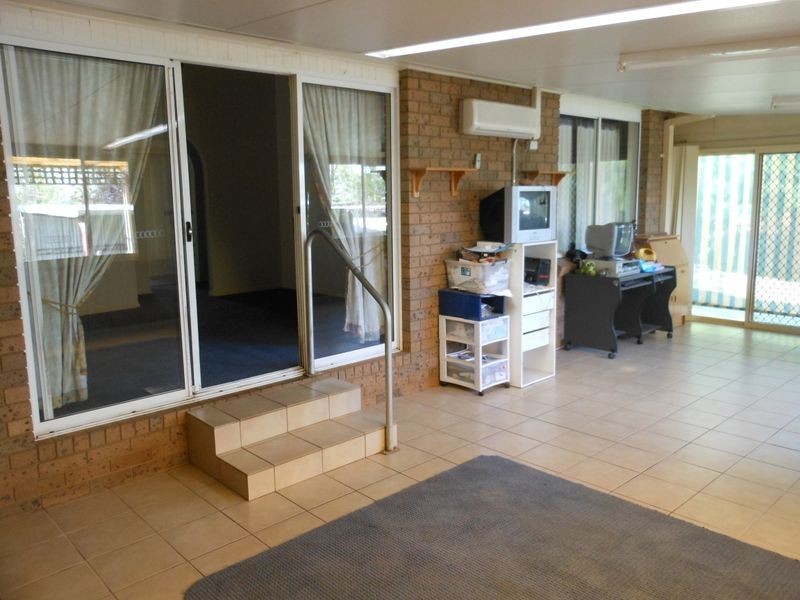 15 Back Creek Rd, Young NSW 2594