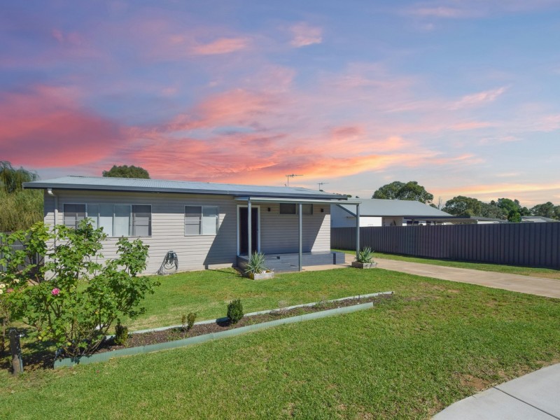 5 Lachlan Close, Young NSW 2594