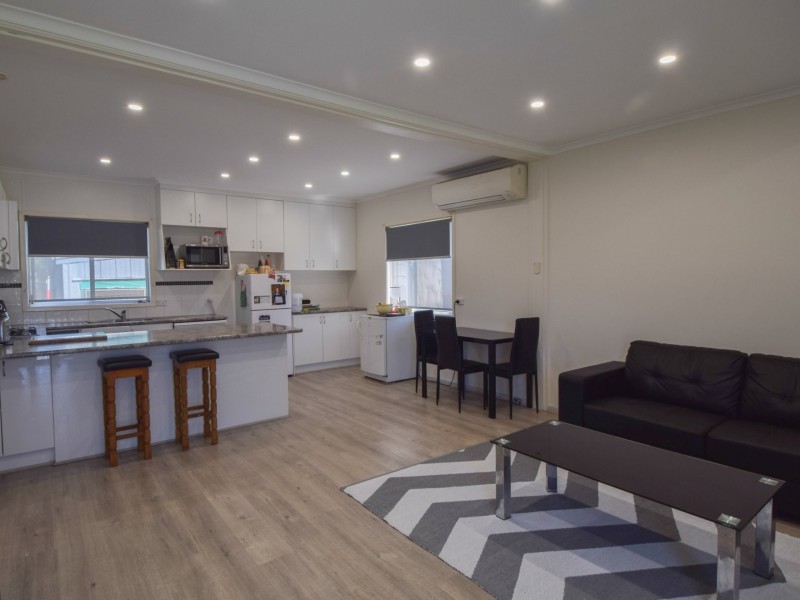 5 Lachlan Close, Young NSW 2594