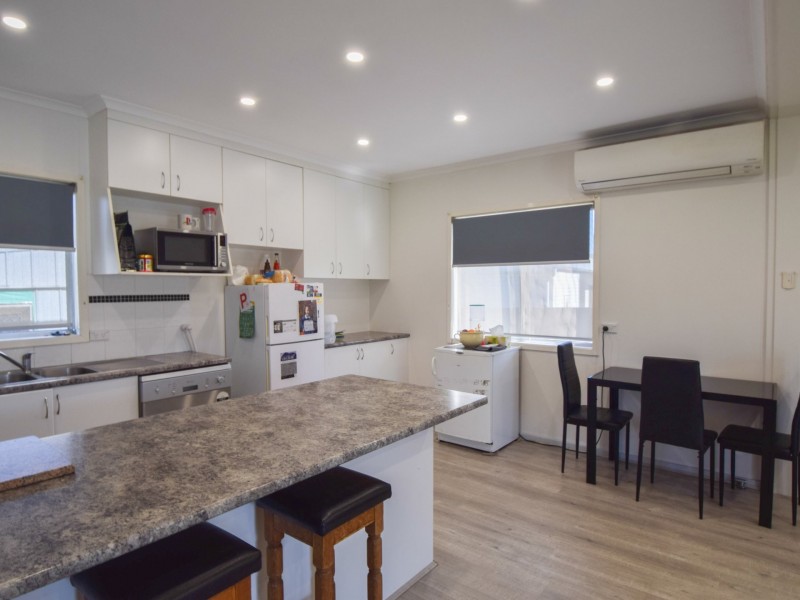 5 Lachlan Close, Young NSW 2594