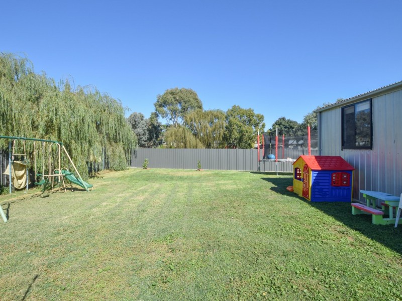 5 Lachlan Close, Young NSW 2594