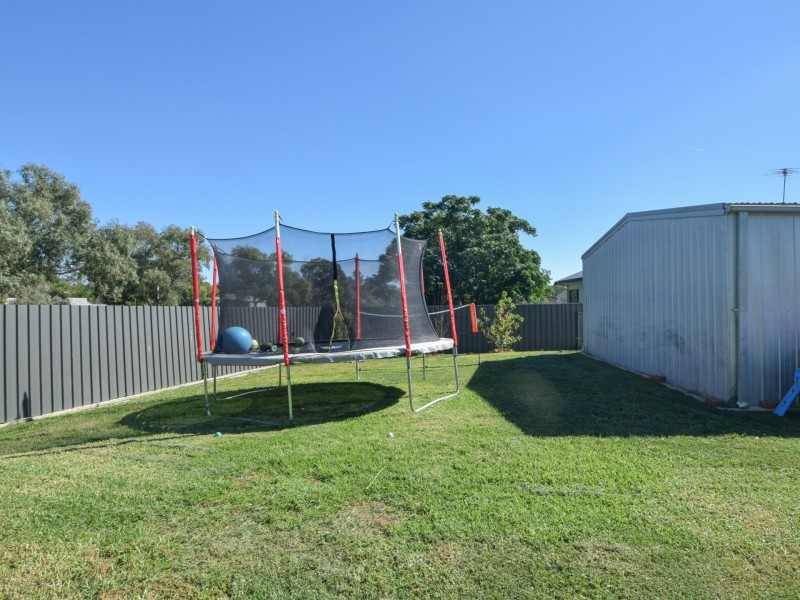 5 Lachlan Close, Young NSW 2594