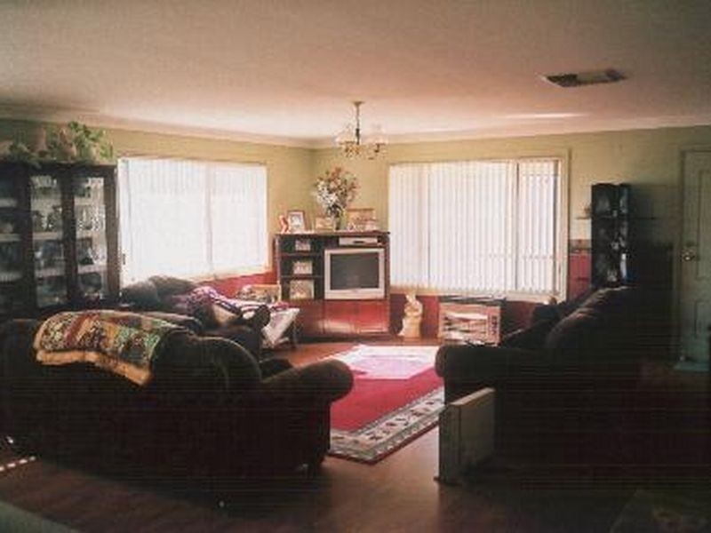 15 Henley Street Bendick Murrell, Young NSW 2594