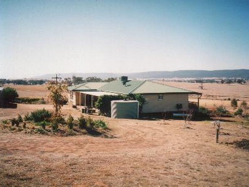 15 Henley Street Bendick Murrell, Young NSW 2594