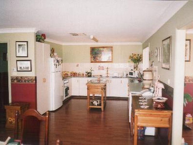 15 Henley Street Bendick Murrell, Young NSW 2594