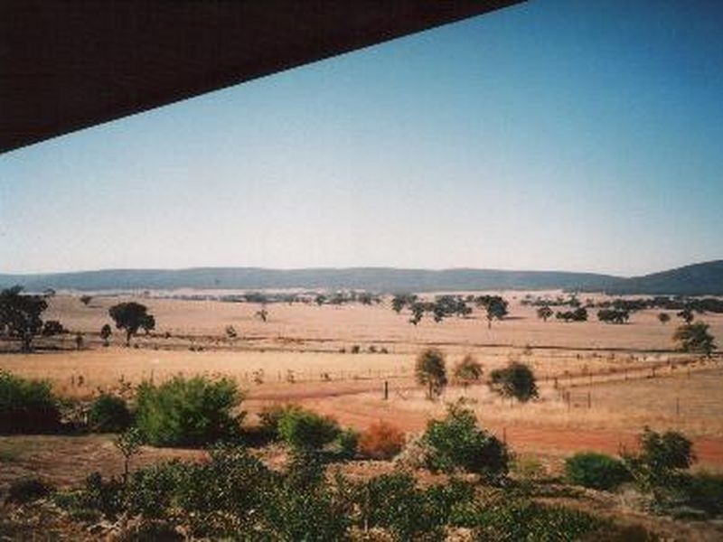 15 Henley Street Bendick Murrell, Young NSW 2594