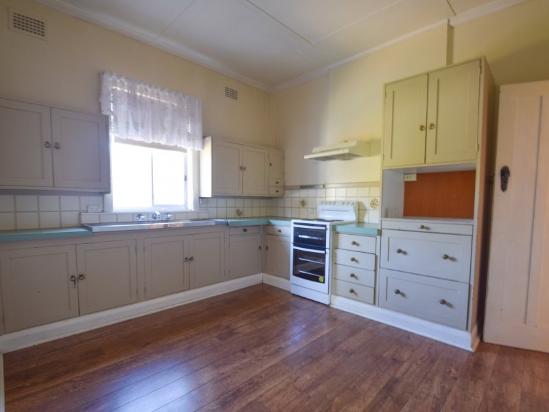 30 William Street, Young NSW 2594