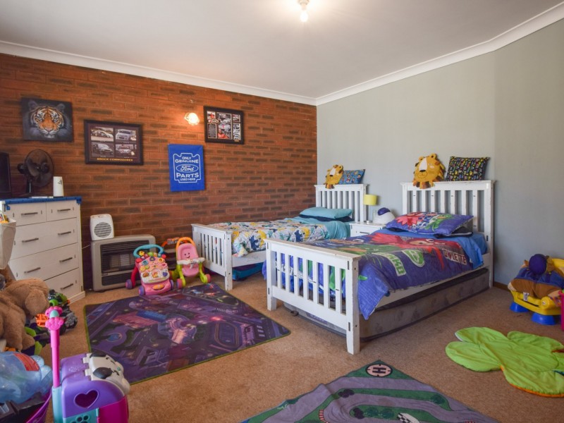 26 Briggs Street, Young NSW 2594