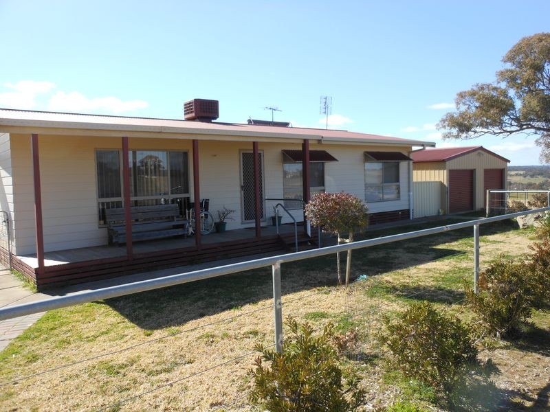 98 Belmore Rd, Young NSW 2594