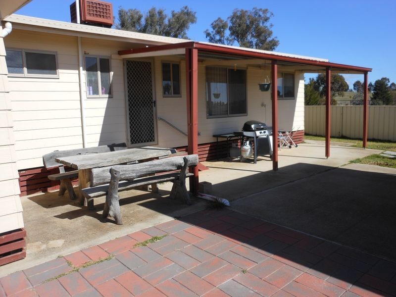 98 Belmore Rd, Young NSW 2594