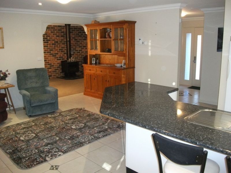 7 Hayden Place, Young NSW 2594