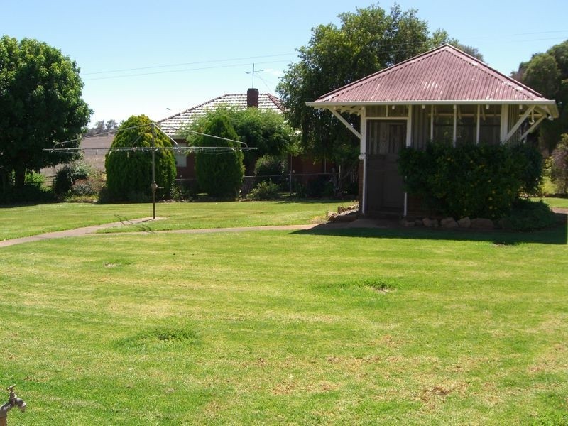 Bunyarra Grenfell Road, Young NSW 2594