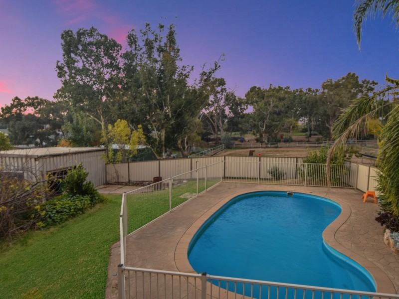 11 Melville Street, Young NSW 2594