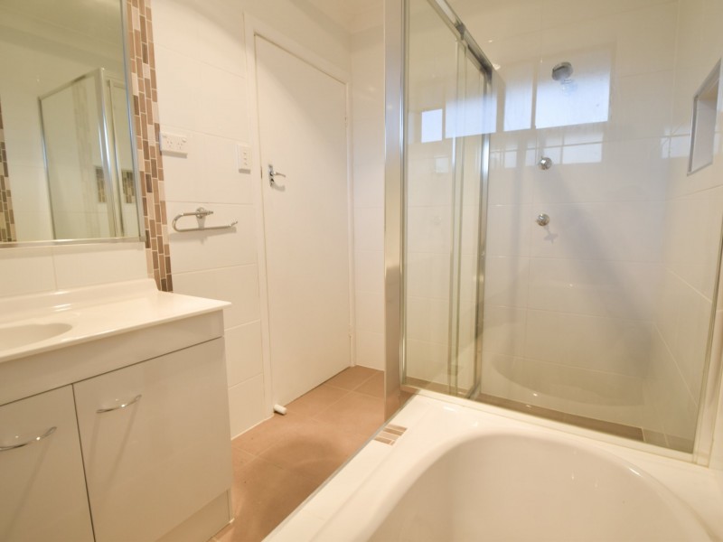 11 Melville Street, Young NSW 2594