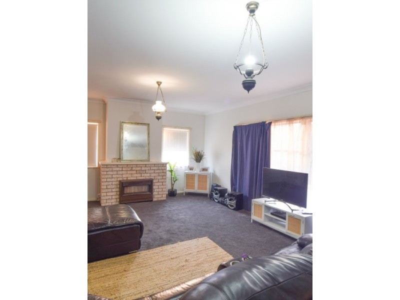 124 Wombat Street, Young NSW 2594