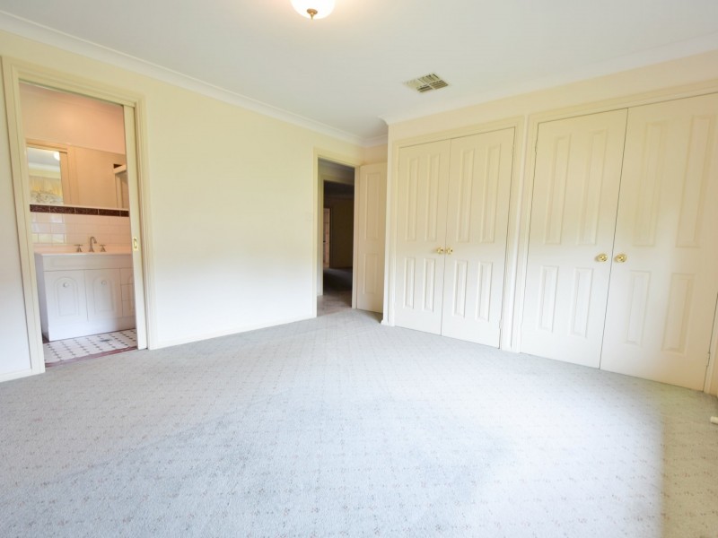 4 Tadros Avenue, Young NSW 2594