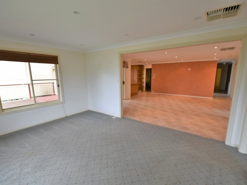 4 Tadros Avenue, Young NSW 2594