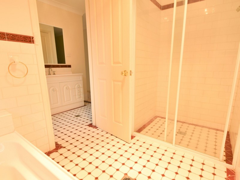 4 Tadros Avenue, Young NSW 2594