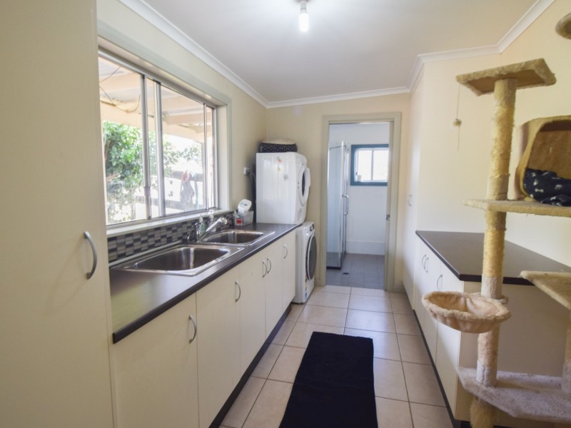39 Wickham Lane, Young NSW 2594