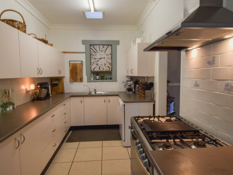39 Wickham Lane, Young NSW 2594