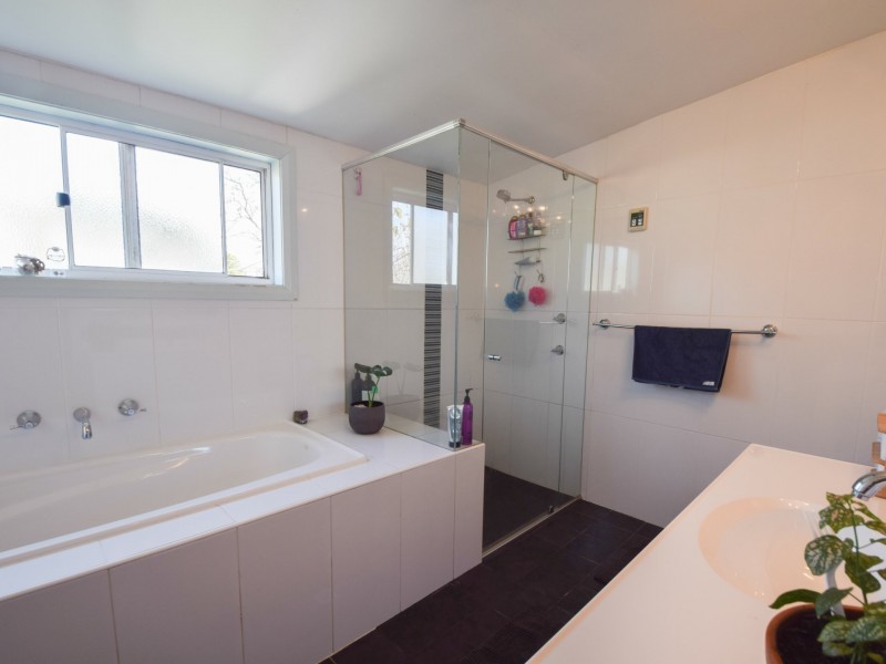 39 Wickham Lane, Young NSW 2594