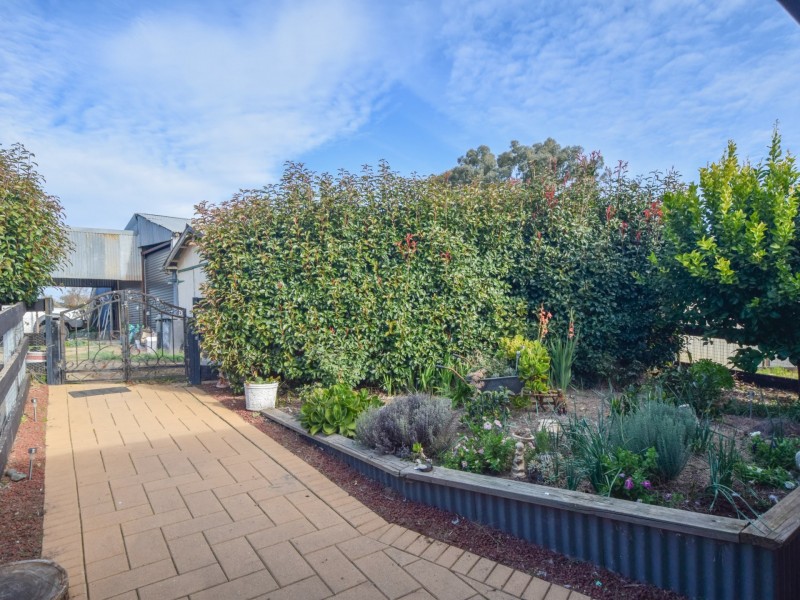 39 Wickham Lane, Young NSW 2594