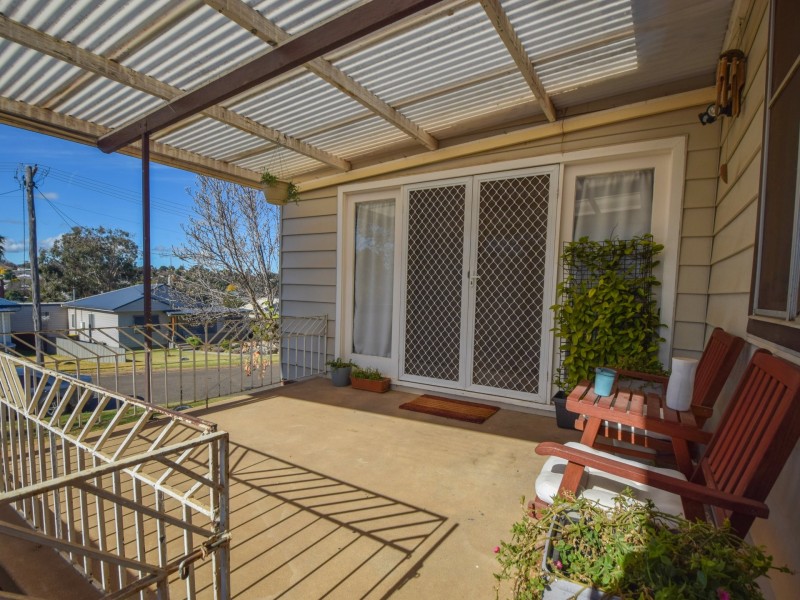 5 Lansdowne Street, Young NSW 2594