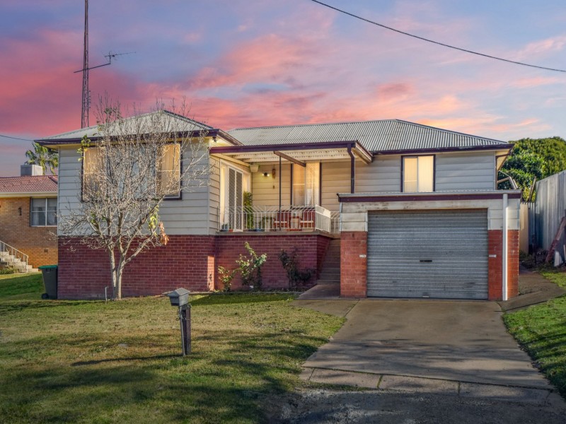 5 Lansdowne Street, Young NSW 2594