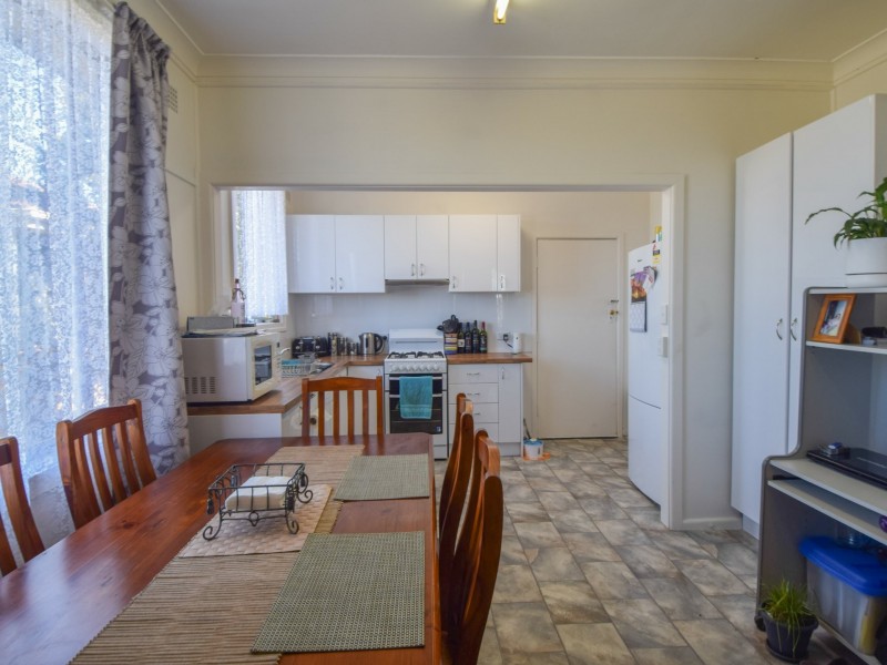 5 Lansdowne Street, Young NSW 2594