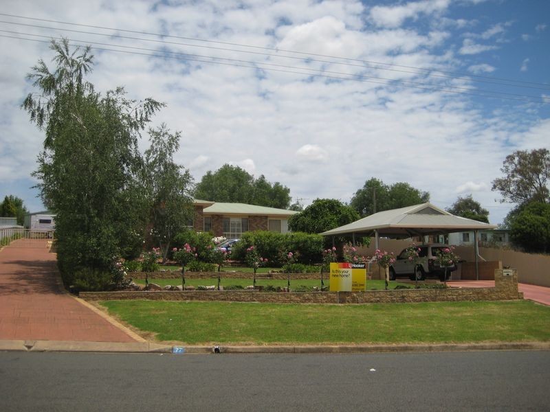 77 Binalong Street, Young NSW 2594
