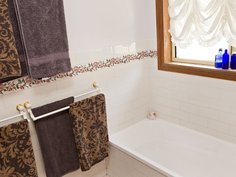 77 Binalong Street, Young NSW 2594