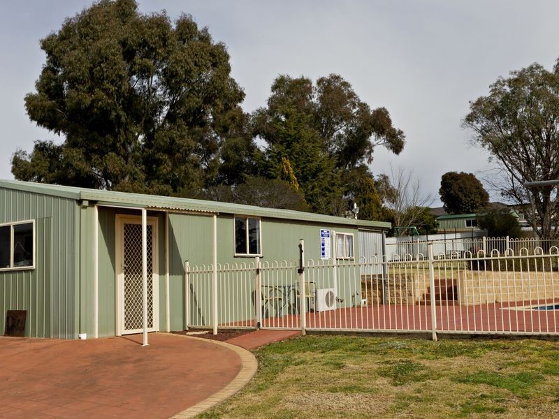 77 Binalong Street, Young NSW 2594