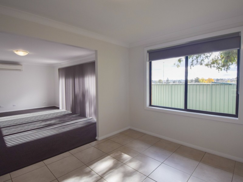 4B Mayoh Place, Young NSW 2594