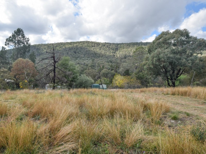 529 Karoopa Lane, Young NSW 2594
