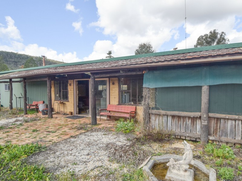 529 Karoopa Lane, Young NSW 2594