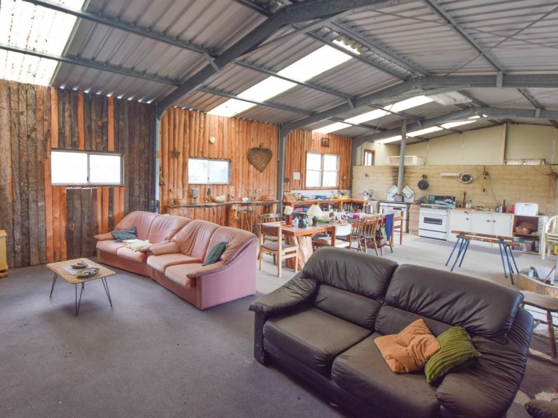 529 Karoopa Lane, Young NSW 2594