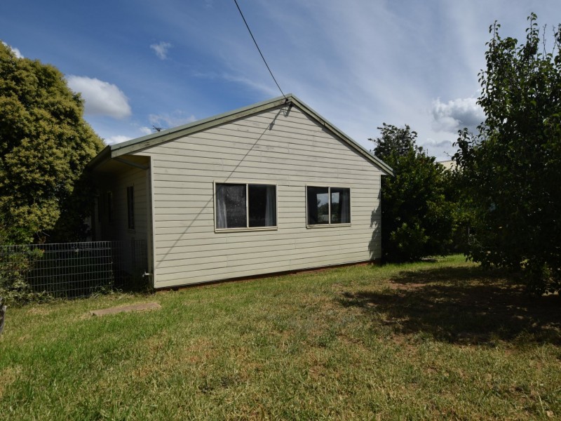 18 Musgrave Street, Young NSW 2594