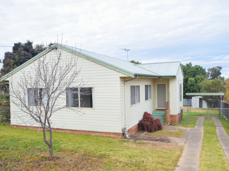 18 Musgrave Street, Young NSW 2594