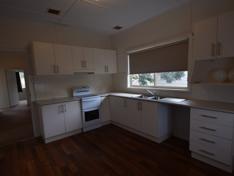 18 Musgrave Street, Young NSW 2594