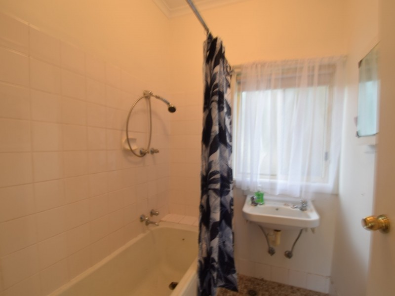 18 Musgrave Street, Young NSW 2594