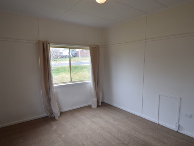 18 Musgrave Street, Young NSW 2594