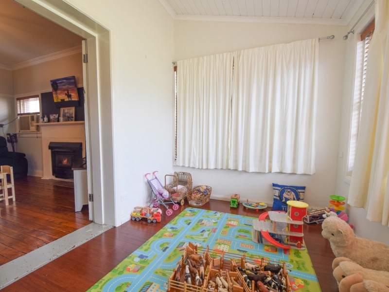 38 Yass Street, Young NSW 2594