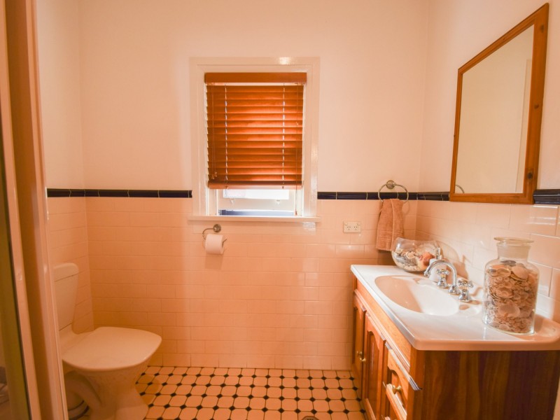 38 Yass Street, Young NSW 2594