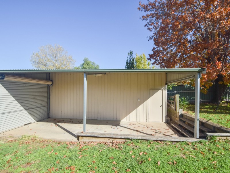 38 Yass Street, Young NSW 2594