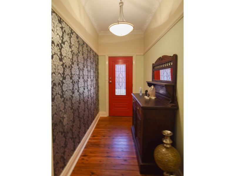 38 Yass Street, Young NSW 2594