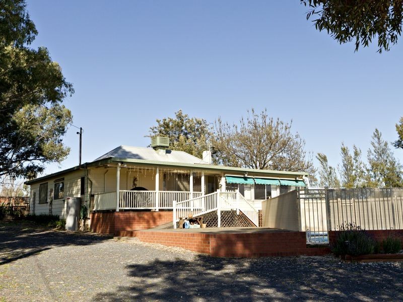 619 Olympic Hwy North (Cowra Road), Young NSW 2594