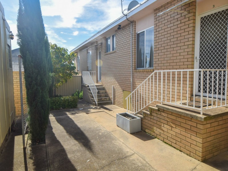 6 Spring Street, Young NSW 2594