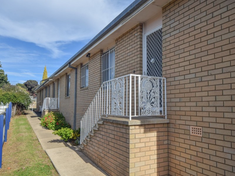 6 Spring Street, Young NSW 2594